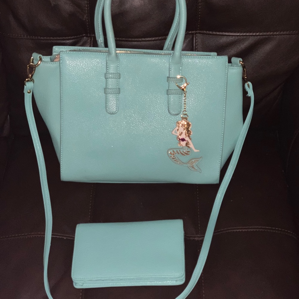 Charming Charlie turquoise handbag